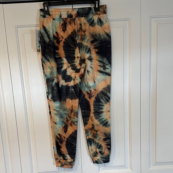 Tahari Tie-Dye Tee with Black, Orange, and Green - Picture 5 of 5